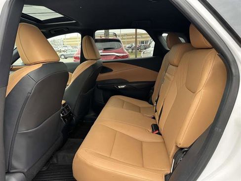 Used 2023 Lexus RX 350 Premium image 10