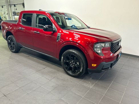 Used 2025 Ford Maverick XLT w/ XLT Luxury Package AWD/4WD image 2