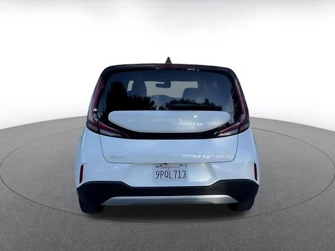 Used 2025 Kia Soul LX w/ LX Technology Package image 12