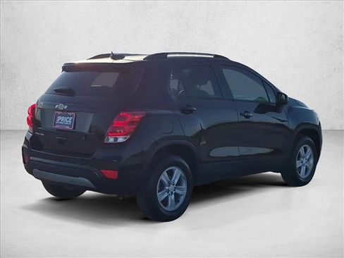Used 2021 Chevrolet Trax LT w/ Premium Seat Package AWD/4WD image 5