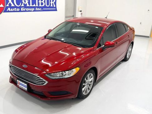 Used 2017 Ford Fusion SE w/ Fusion SE Technology Package FWD image 39