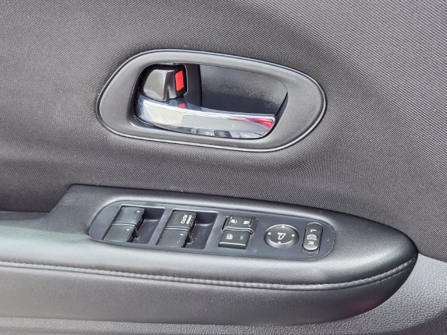 Used 2018 Honda HR-V LX image 26