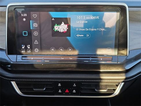 Used 2024 Volkswagen Atlas SE w/ Panoramic Sunroof Package image 15