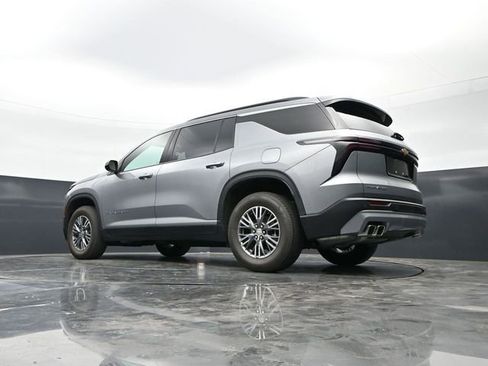 Used 2024 Chevrolet Traverse LT FWD image 38