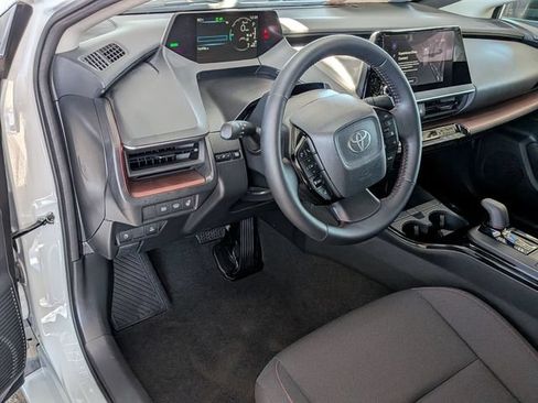 Used 2025 Toyota Prius Plug-In Hybrid FWD image 13