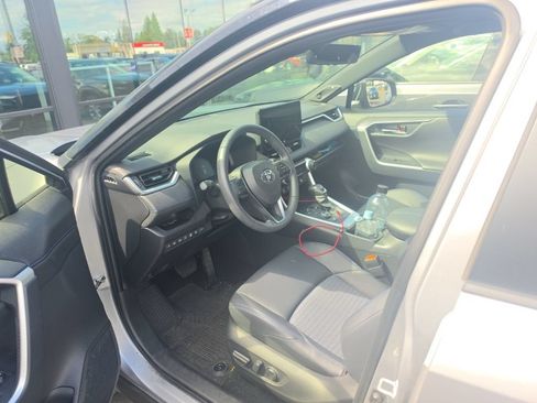 Used 2023 Toyota RAV4 XSE AWD/4WD image 8