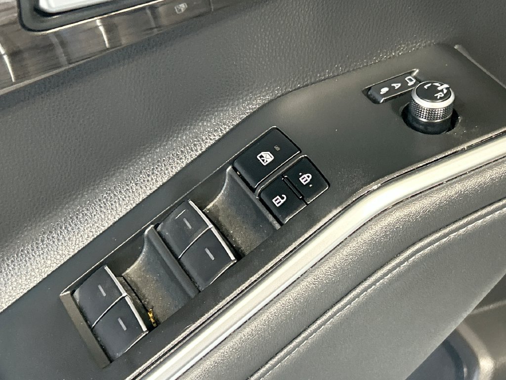 Used 2023 Toyota Highlander Limited FWD image 28
