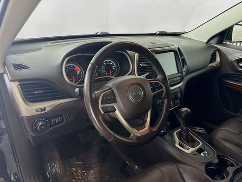 Used 2016 Jeep Cherokee Trailhawk w/ Comfort/Convenience Group image 9