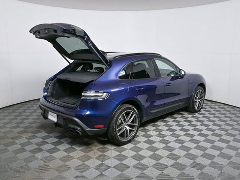 Certified 2025 Porsche Macan image 30