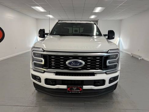 New 2026 Ford F450 Platinum w/ FX4 Off-Road Package image 2