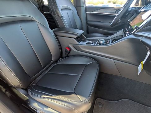 New 2026 Jeep Grand Cherokee Limited image 32