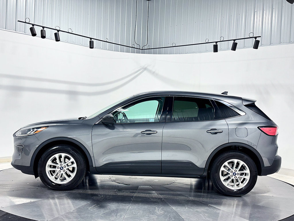 Used 2022 Ford Escape SE w/ Cold Weather Package AWD/4WD image 14
