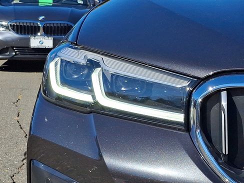 Used 2023 BMW 530i xDrive w/ M Sport Package image 9