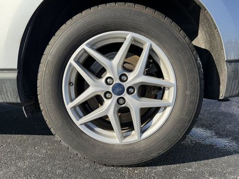 Used 2021 Ford Edge SEL w/ Convenience Package image 14