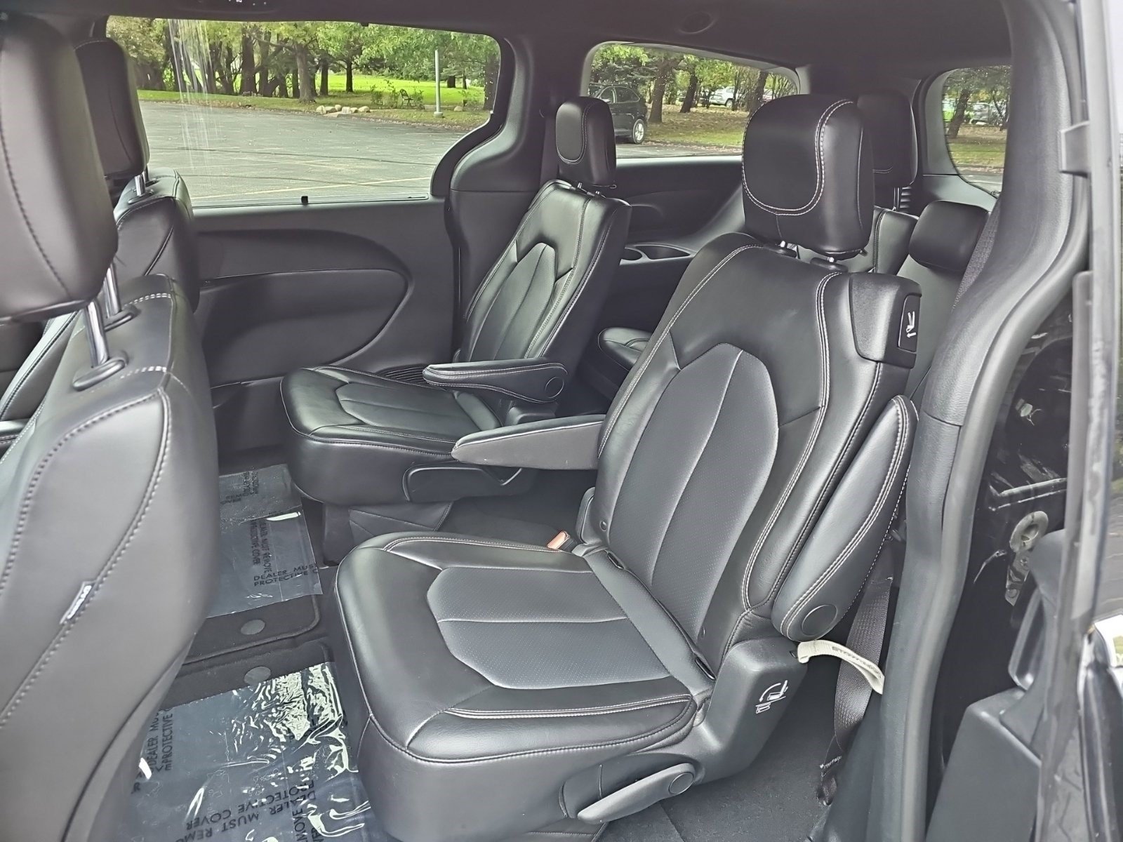 Used 2025 Chrysler Pacifica Select FWD image 19