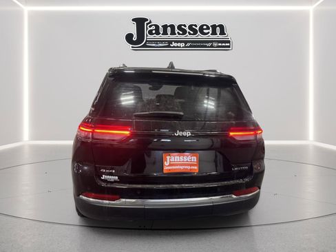 Used 2023 Jeep Grand Cherokee Limited image 4