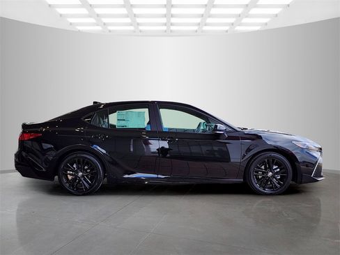 New 2026 Toyota Camry SE image 2