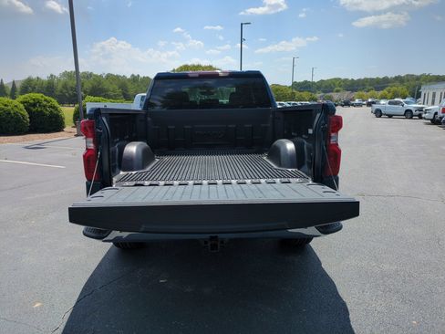 Used 2022 Chevrolet Silverado 1500 LT AWD/4WD image 30