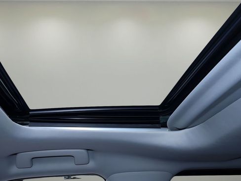 Certified 2025 Toyota Highlander XLE image 29