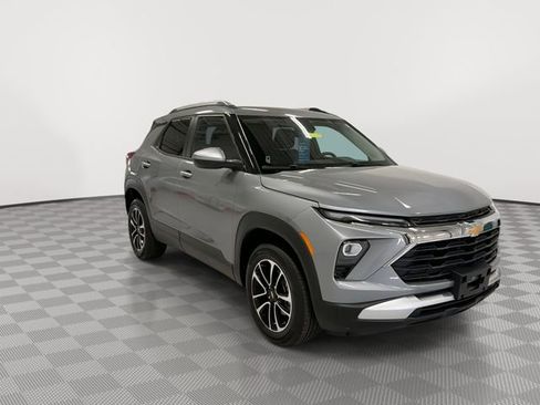 Certified 2025 Chevrolet TrailBlazer LT AWD/4WD image 12