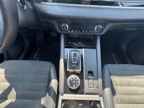 Used 2024 Mitsubishi Outlander SE AWD/4WD image 11
