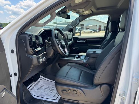 Used 2025 GMC Sierra 2500 SLT image 9