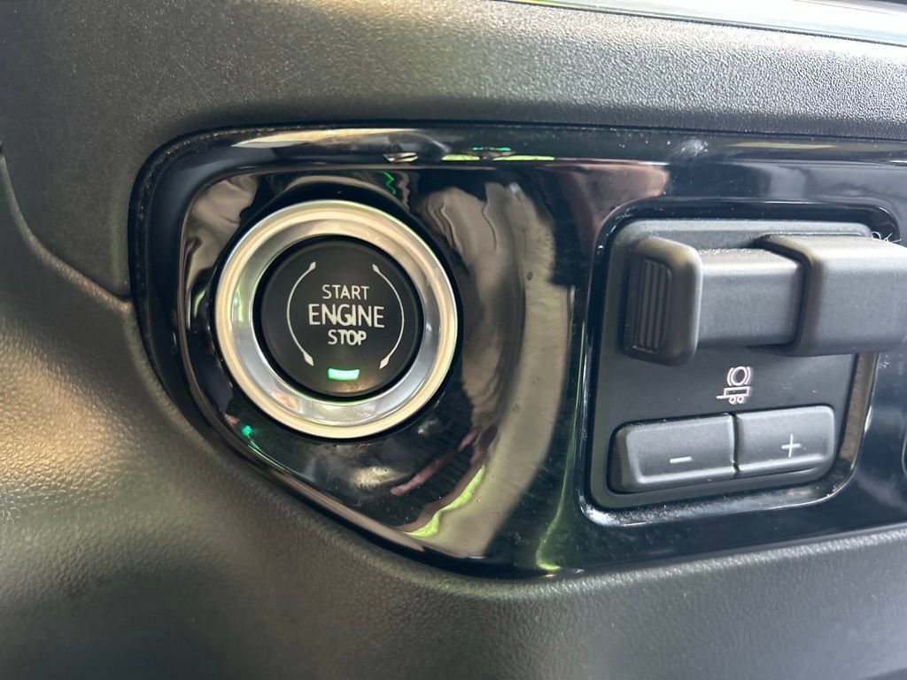 Certified 2024 GMC Sierra 1500 SLT AWD/4WD image 22