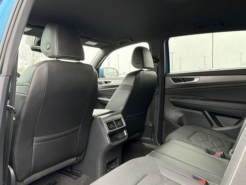 Used 2024 Volkswagen Atlas Cross Sport SE image 13