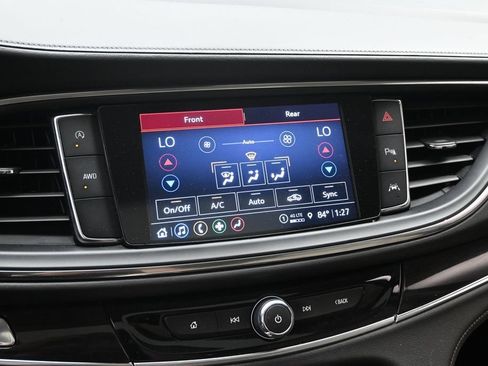 Used 2022 Buick Enclave Essence w/ Experience Buick Package AWD/4WD image 18