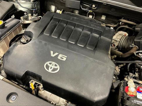 Used 2007 Toyota RAV4 Limited w/ Tow Prep Pkg AWD/4WD image 32