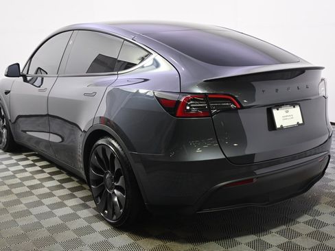 Used 2023 Tesla Model Y Performance image 3