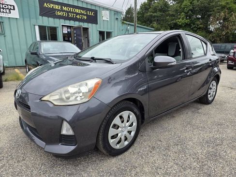 Used 2012 Toyota Prius C One FWD image 4