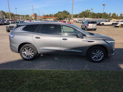 Used 2023 Buick Enclave Avenir w/ Avenir Technology Package image 8