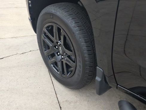 Used 2023 Chevrolet Silverado 1500 Custom w/ LPO, Dark Essentials Package image 10