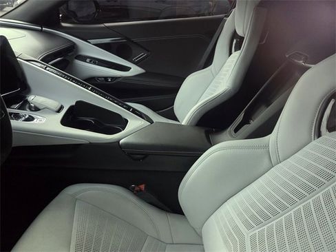 Used 2024 Chevrolet Corvette Stingray Preferred Cpe w/ Z51 Performance Package image 5