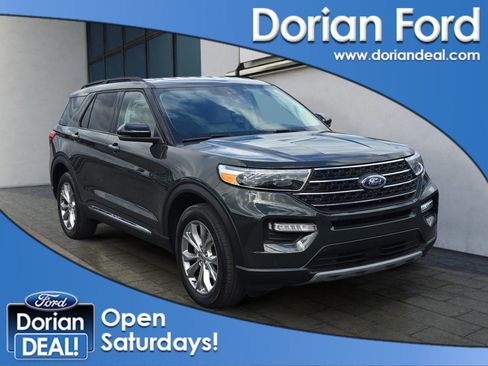 Certified 2024 Ford Explorer XLT w/ Equipment Group 202A AWD/4WD image 1