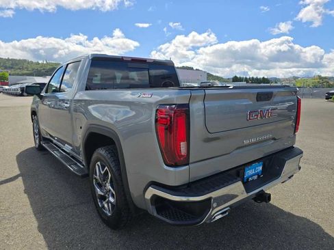 Used 2025 GMC Sierra 1500 SLT w/ SLT Premium Plus Package AWD/4WD image 3