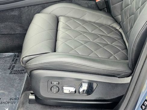 Used 2024 BMW X7 xDrive40i w/ Executive Package AWD/4WD image 18
