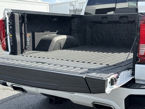 Used 2023 GMC Sierra 1500 Denali Ultimate image 10