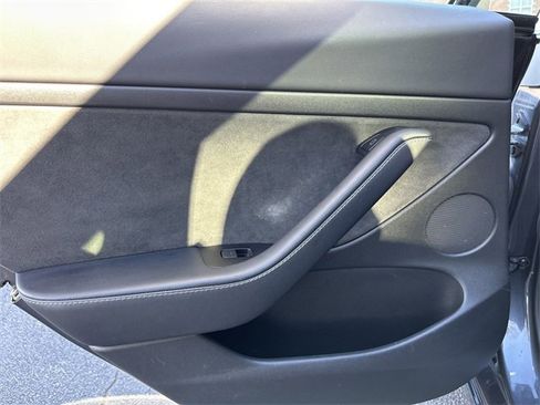 Used 2023 Tesla Model 3 Standard Range image 14