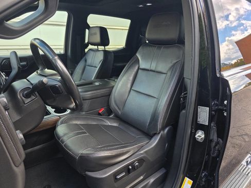 Used 2019 Chevrolet Silverado 1500 High Country w/ Z71 Off-Road Package image 15