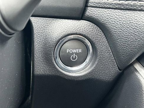 Used 2025 Toyota RAV4 XLE AWD/4WD image 27