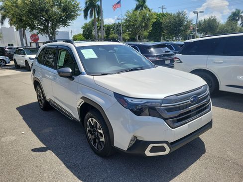 Used 2025 Subaru Forester Premium AWD/4WD image 27