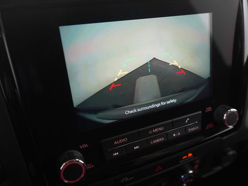 Used 2024 Nissan Frontier SL w/ Technology Package image 29