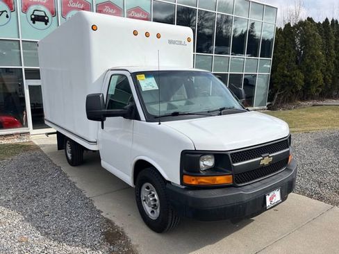 Used 2014 Chevrolet Express 3500 image 2