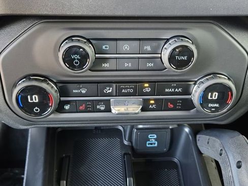 New 2025 Ford Bronco Raptor image 15