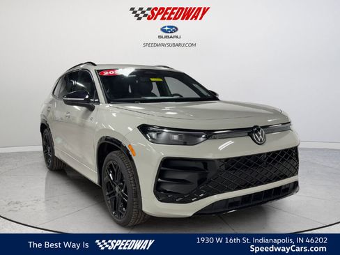 New 2026 Volkswagen Tiguan SE R-Line image 1