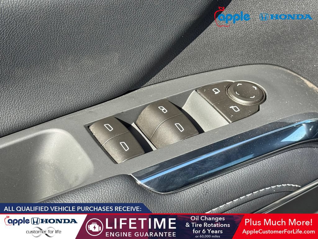 Used 2026 Chevrolet Traverse LT w/ Driver Confidence Package FWD image 9
