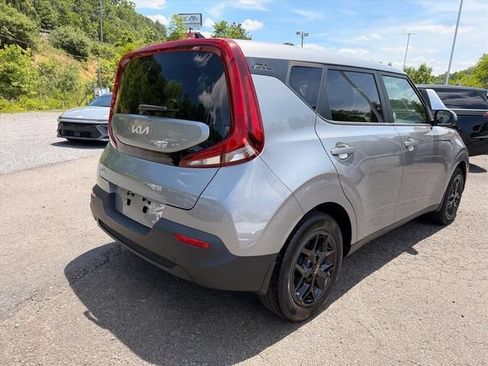 Used 2022 Kia Soul LX w/ Technology Package FWD image 14