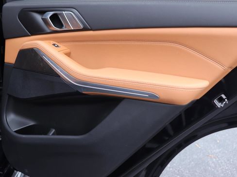 Used 2025 BMW X5 xDrive40i w/ M Sport Package AWD/4WD image 22